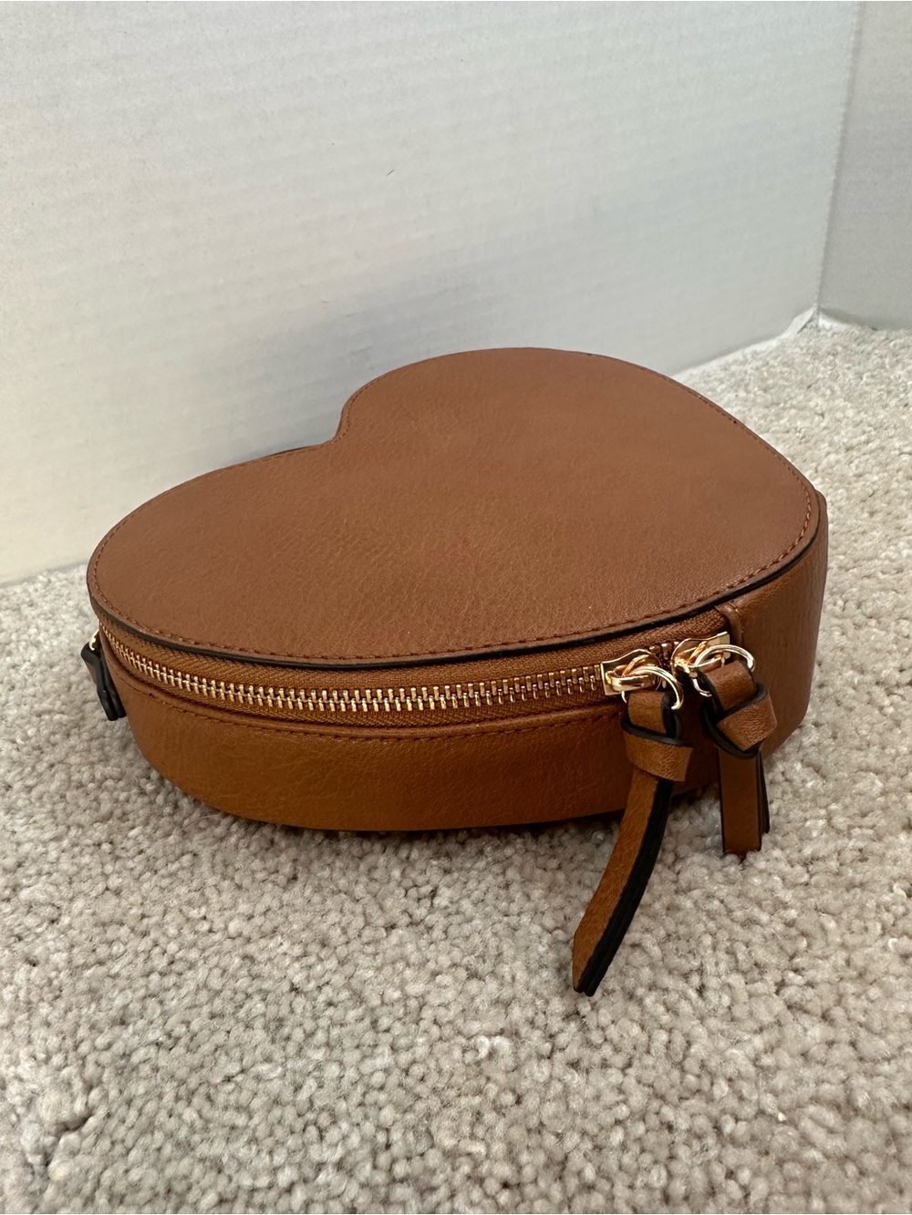 LC Lauren Conrad Brown Heart-Shaped Mini Bag, crossbody, NWT - Picture 2 of 8